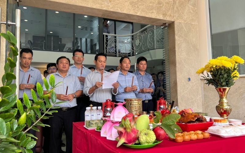 Mệnh Tang Đố Mộc kết hợp Ly Hỏa giúp Quý Sửu tăng sinh khí khai trương, đặc biệt trong năm 2026